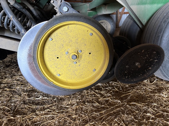 1998 John Deere 1900 Air Seeder