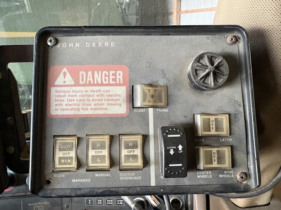 1998 John Deere 1900 Air Seeder