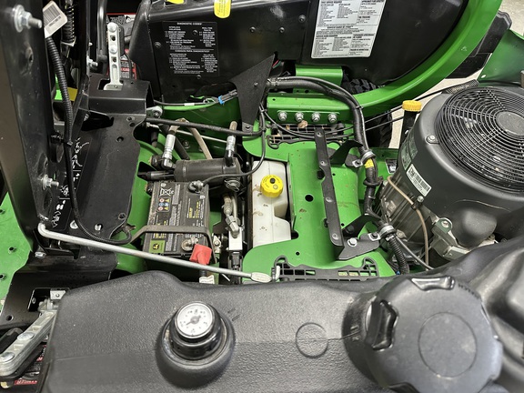 2023 John Deere Z950R Mower/Zero Turn