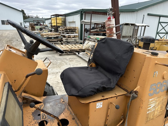 1990 Misc 586E Forklift