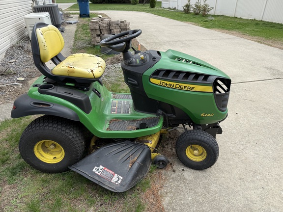 2017 John Deere S240 Garden Tractor