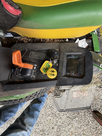 2022 John Deere Z530R Mower/Zero Turn