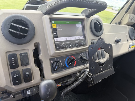 2023 John Deere XUV 835R ATV
