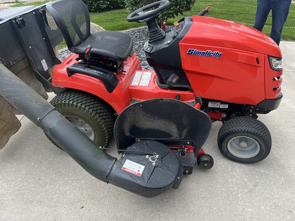 2016 Simplicity Broadmoor 25 Garden Tractor