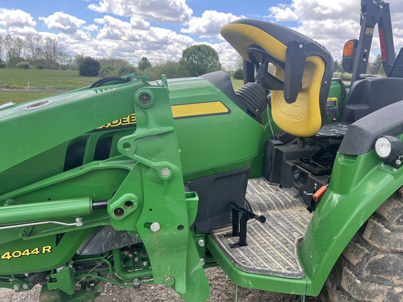2016 John Deere 4044R Tractor Compact