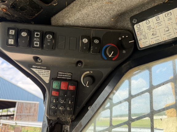2019 John Deere 324G Skid Steer Loader