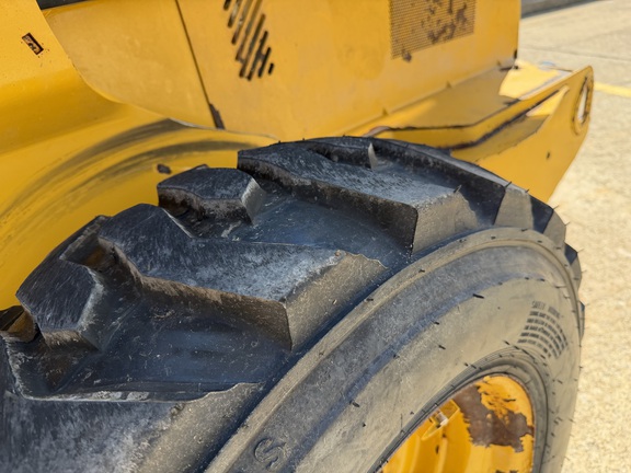 2019 John Deere 324G Skid Steer Loader
