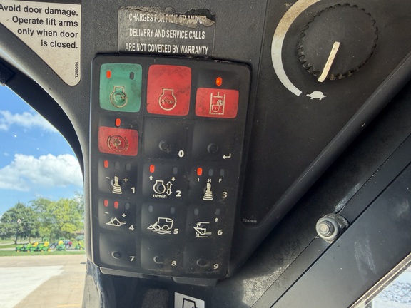 2019 John Deere 324G Skid Steer Loader