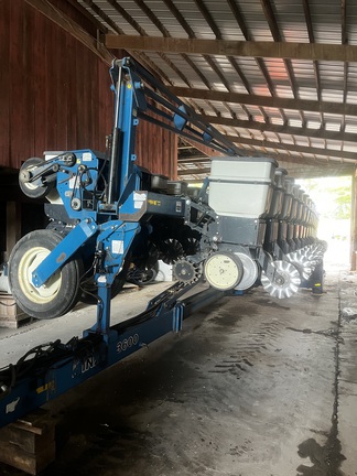 2001 Kinze 3600 Planter
