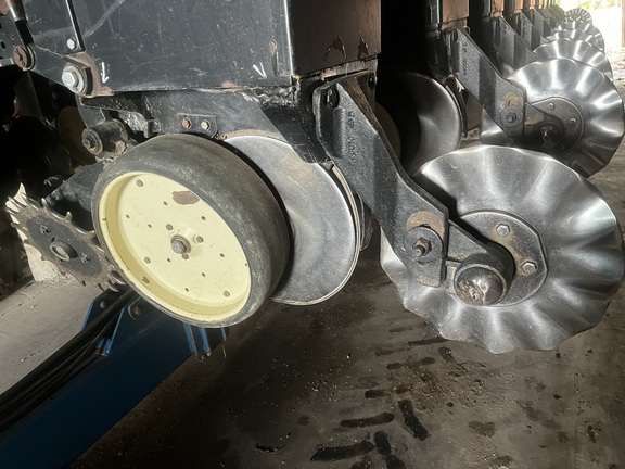 2001 Kinze 3600 Planter