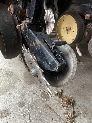 2001 Kinze 3600 Planter