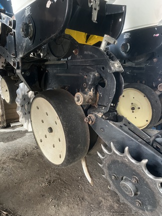 2001 Kinze 3600 Planter