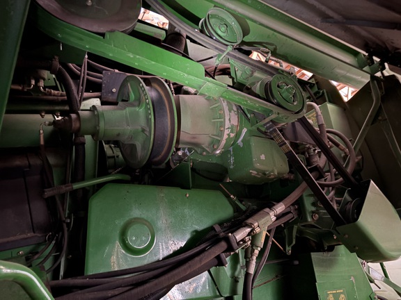2001 John Deere 9650 STS Combine