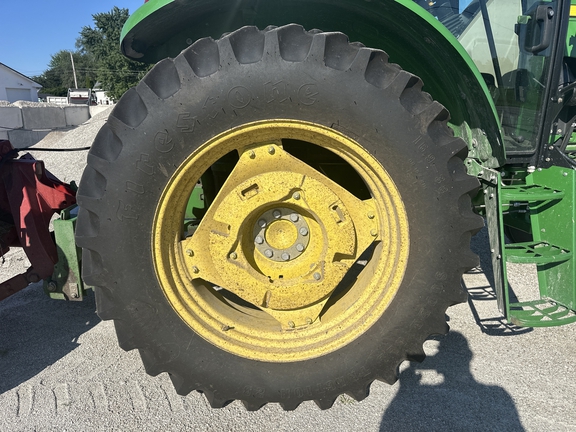 2014 John Deere 6105D Tractor