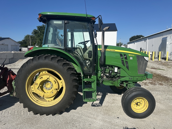 2014 John Deere 6105D Tractor