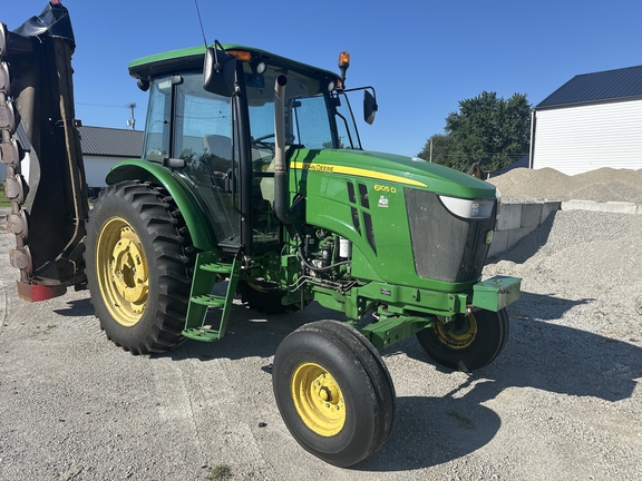 2014 John Deere 6105D Tractor