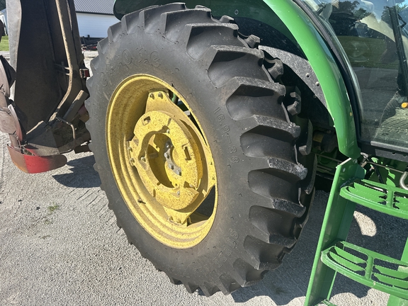 2014 John Deere 6105D Tractor