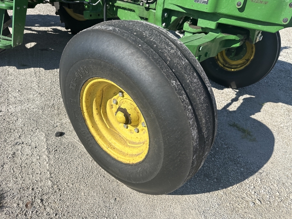 2014 John Deere 6105D Tractor