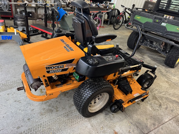 2001 Woods M2560 Mower/Zero Turn