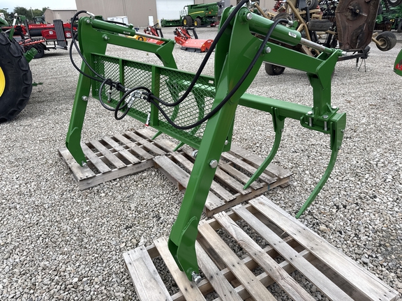 2026 John Deere 5 Tine Silage/Round Bale Grapple Attachments