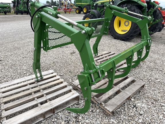 2026 John Deere 5 Tine Silage/Round Bale Grapple Attachments