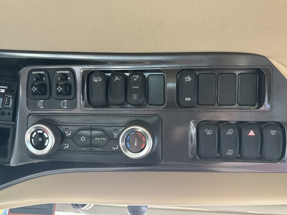 2021 Case IH 310 Tractor