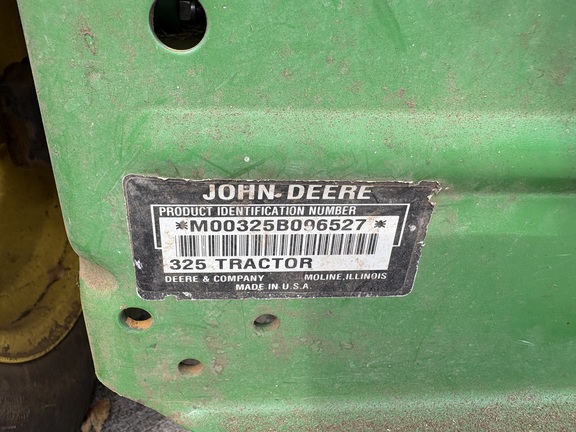 2001 John Deere 325 Garden Tractor