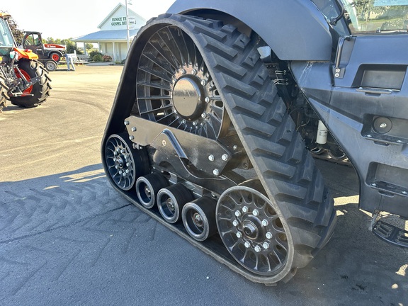 2022 Case IH Magnum 400 FPS RowTrac Tractor Rubber Track