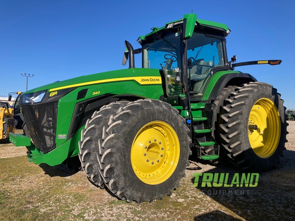 2022 John Deere 8R 340 Tractor