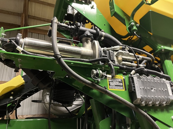 2022 John Deere 1775NT Planter