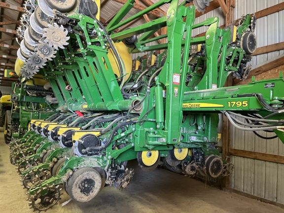 2021 John Deere 1795 Planter