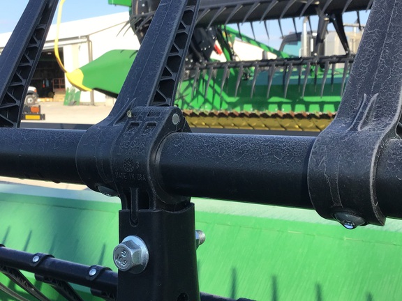 2023 John Deere RD40F Header Combine