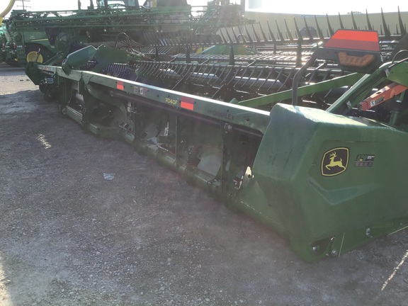 2023 John Deere RD40F Header Combine