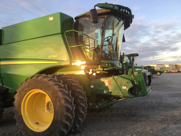2021 John Deere S760 Combine
