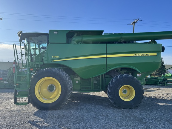 2021 John Deere S760 Combine