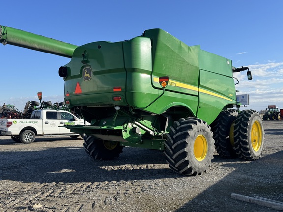 2021 John Deere S760 Combine