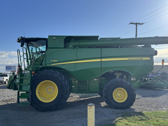 2023 John Deere S780 Combine