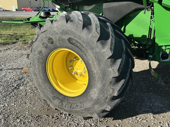 2023 John Deere S780 Combine
