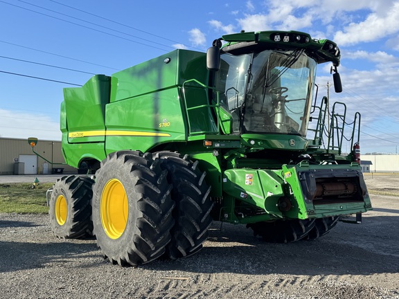 2023 John Deere S780 Combine