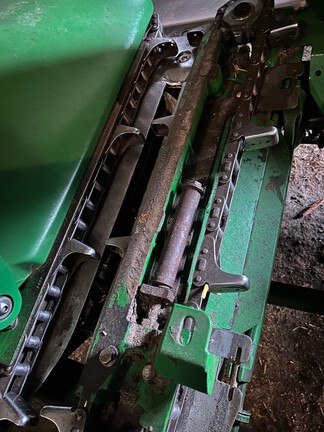 2008 John Deere 608C Header Corn Head