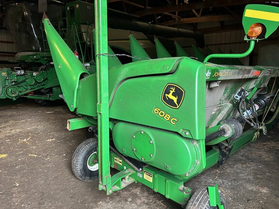 2008 John Deere 608C Header Corn Head