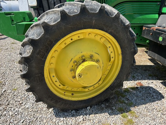 2007 John Deere 7520 Tractor