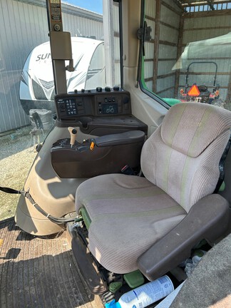 2007 John Deere 7520 Tractor