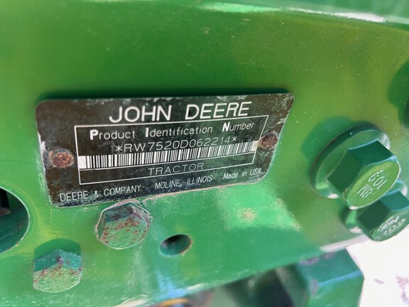 2007 John Deere 7520 Tractor