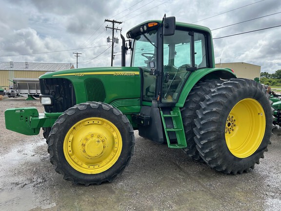 2007 John Deere 7520 Tractor