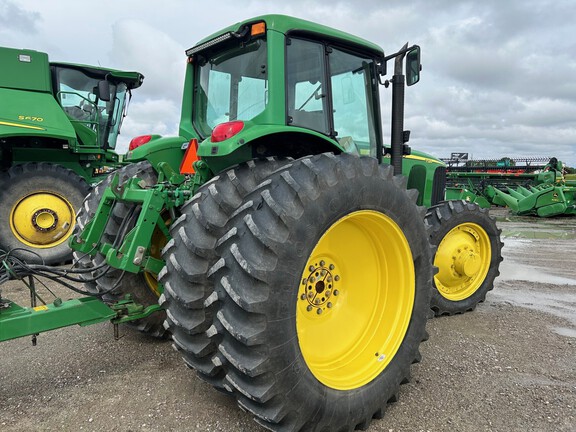 2007 John Deere 7520 Tractor