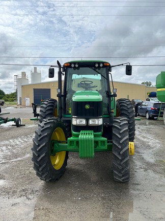 2007 John Deere 7520 Tractor