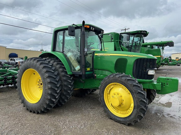 2007 John Deere 7520 Tractor