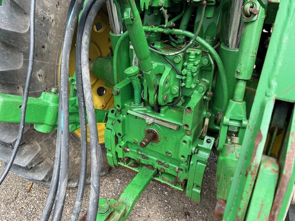 2007 John Deere 7520 Tractor