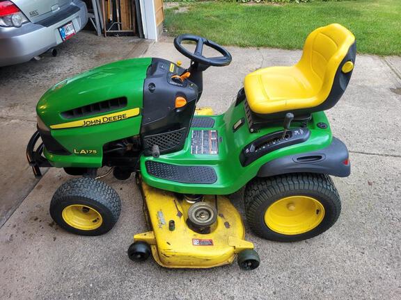 2008 John Deere LA175 Garden Tractor